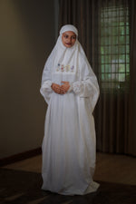 Load image into Gallery viewer, Zuhuur Timeless Cotton Prayer Dress
