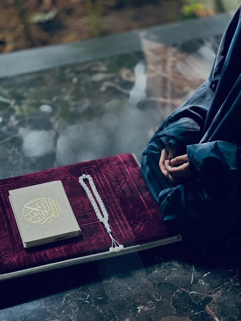 السماوات : Dark Sky Luxe Solid Prayer Dress