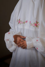 Load image into Gallery viewer, Zuhuur Timeless Cotton Prayer Dress
