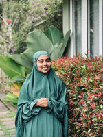 Load image into Gallery viewer, نَبات : Foliage Luxe Solid Prayer Dress
