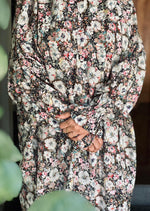 Load image into Gallery viewer, Yaara Cotton Floral Prayer Dress

