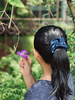 Load image into Gallery viewer, Scrunchies
