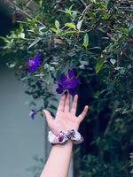 Load image into Gallery viewer, Scrunchies
