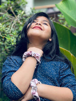 Load image into Gallery viewer, Scrunchies
