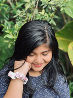 Load image into Gallery viewer, Scrunchies
